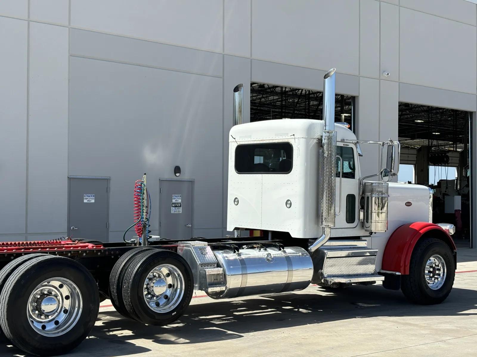 2019 Peterbilt 389 in Hutchins, TX — photo 7
