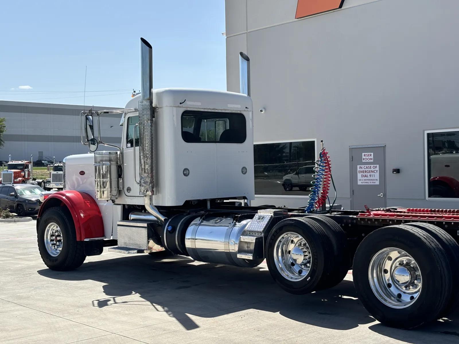 2019 Peterbilt 389 in Hutchins, TX — photo 8