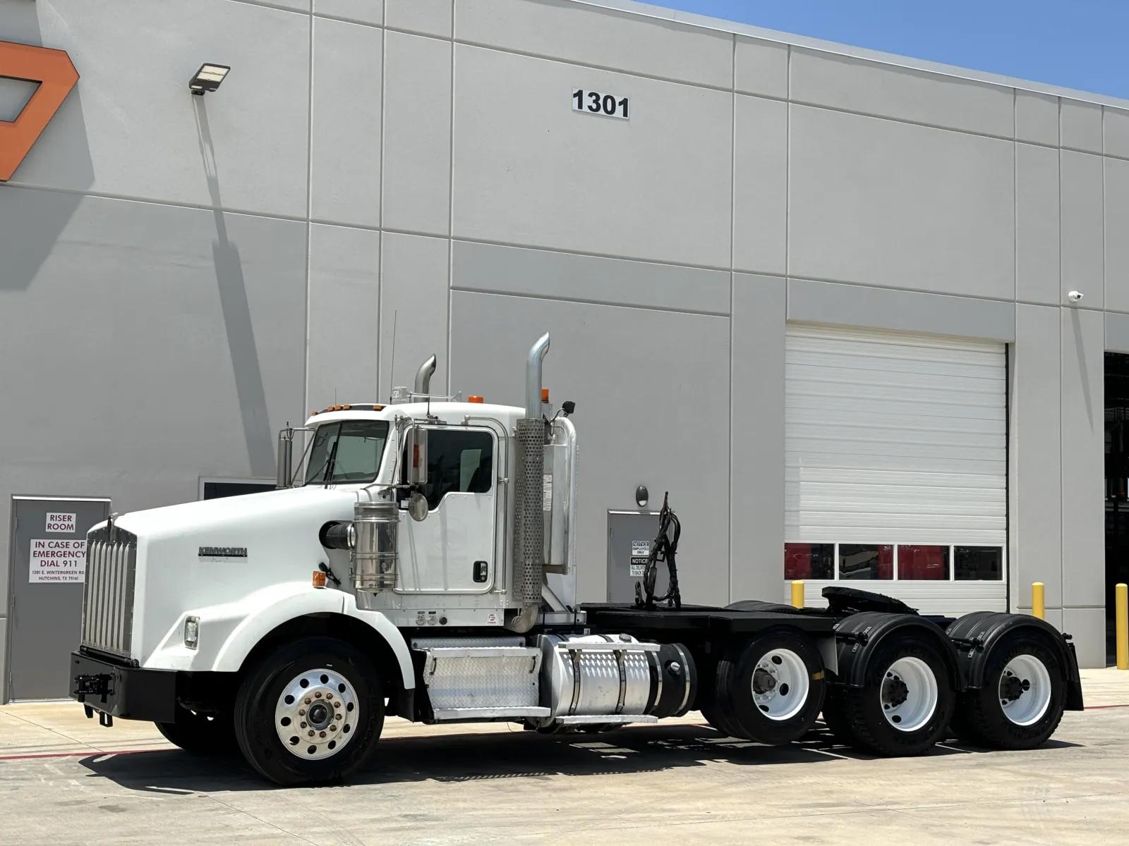 2013 Kenworth T800 in Hutchins, TX — photo 2