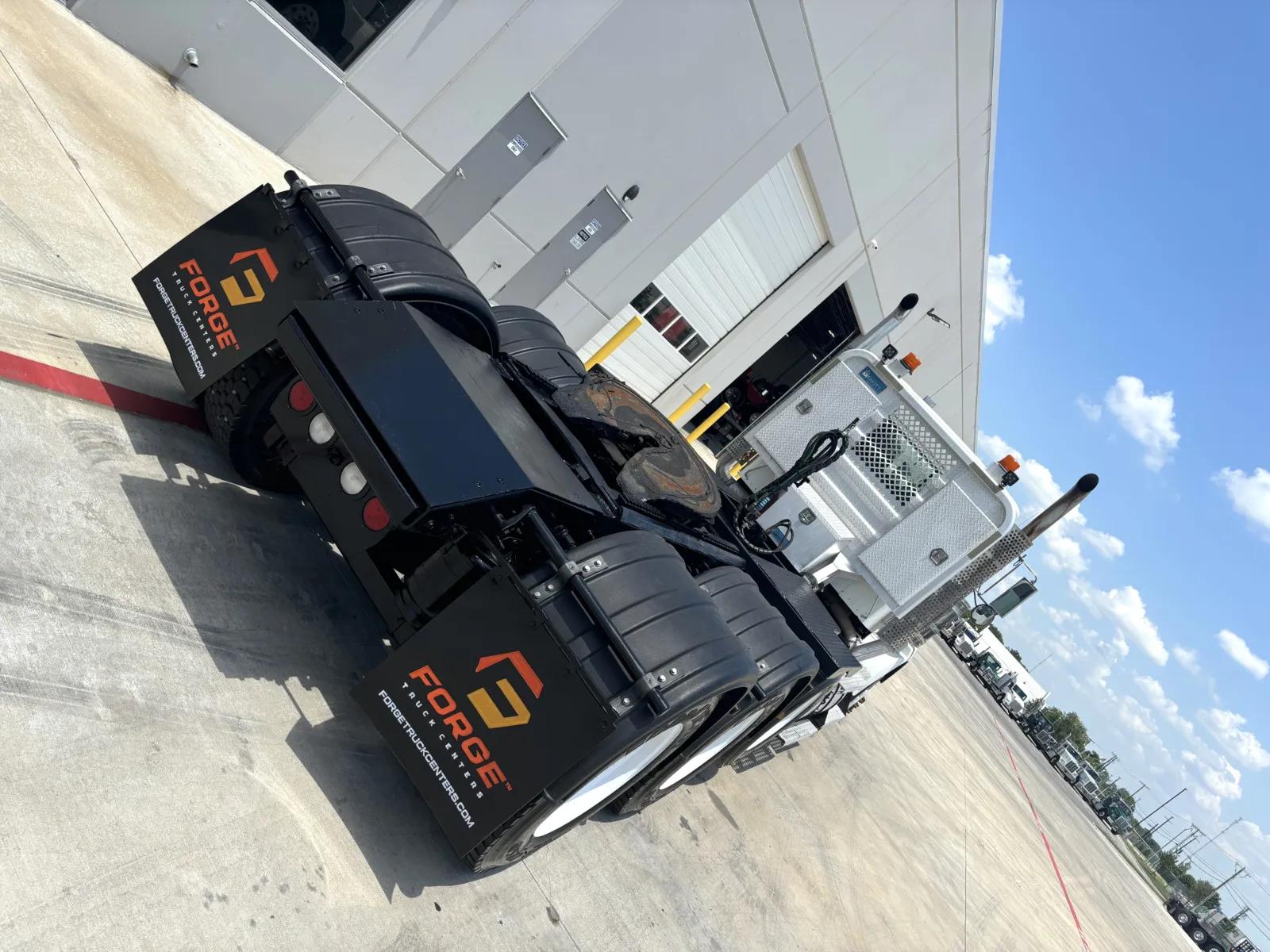 2013 Kenworth T800 in Hutchins, TX — photo 11
