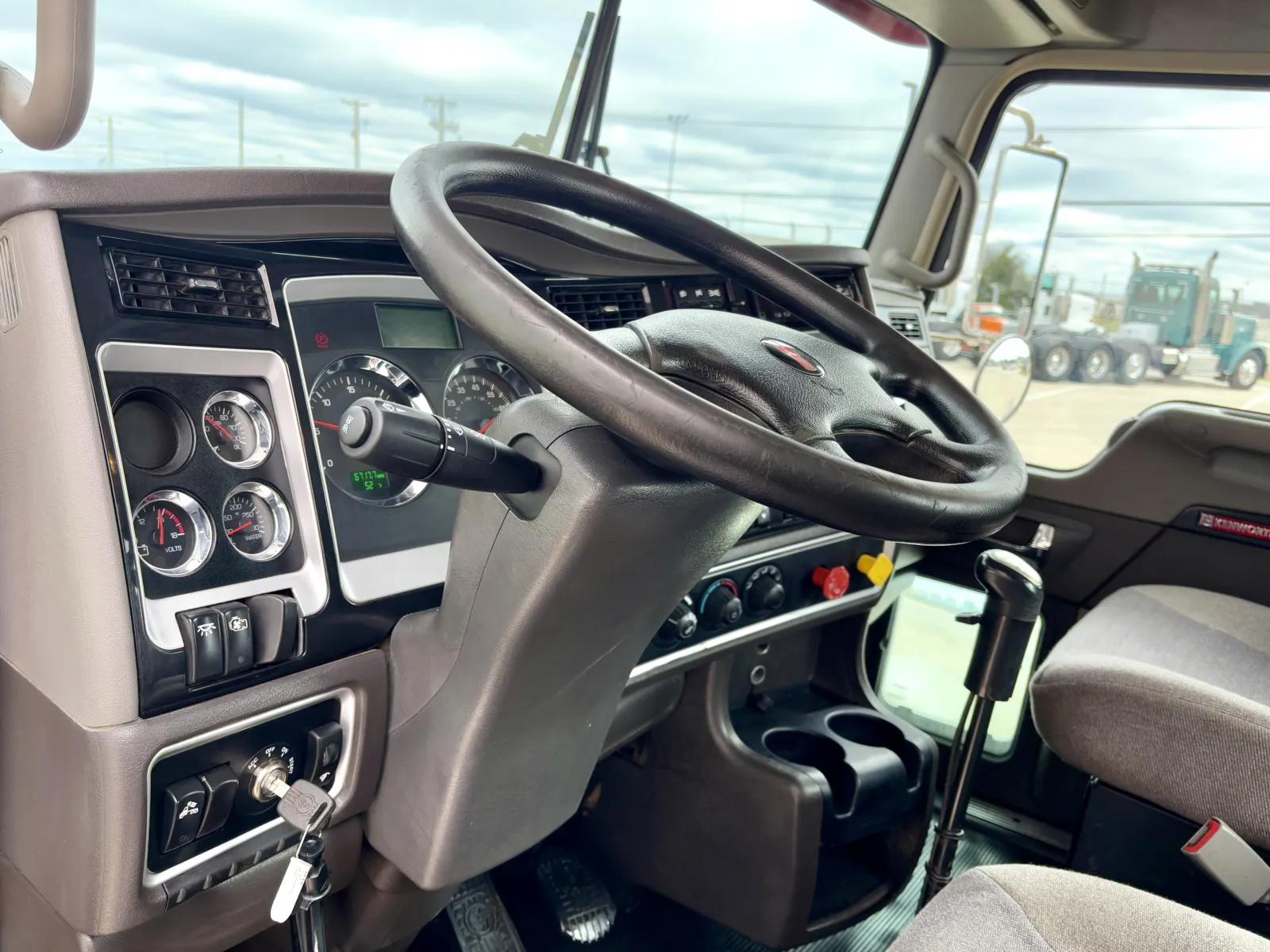 2020 Kenworth T800 in Hutchins, TX — photo 15
