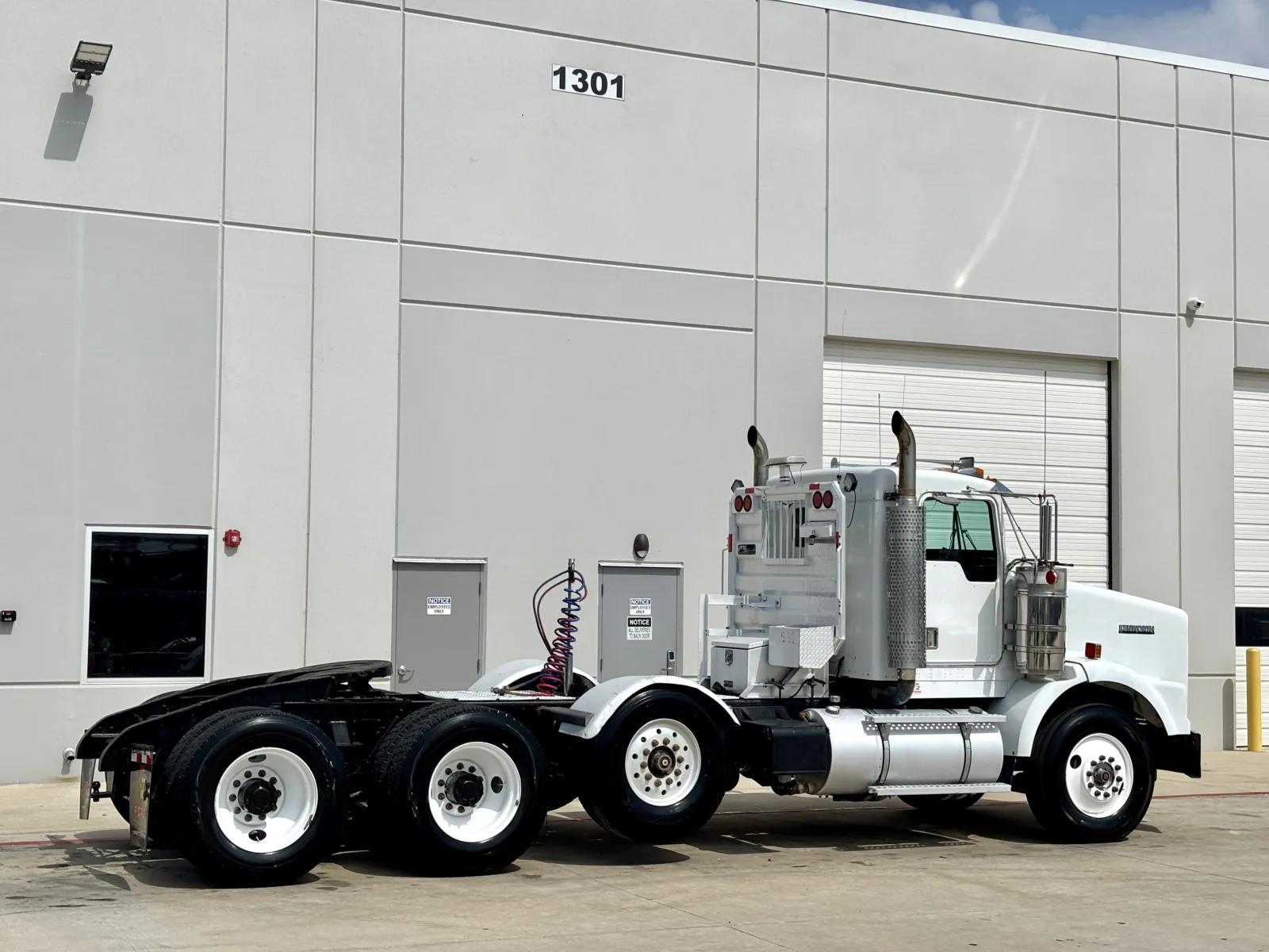 2001 Kenworth T800 in Hutchins, TX — photo 5