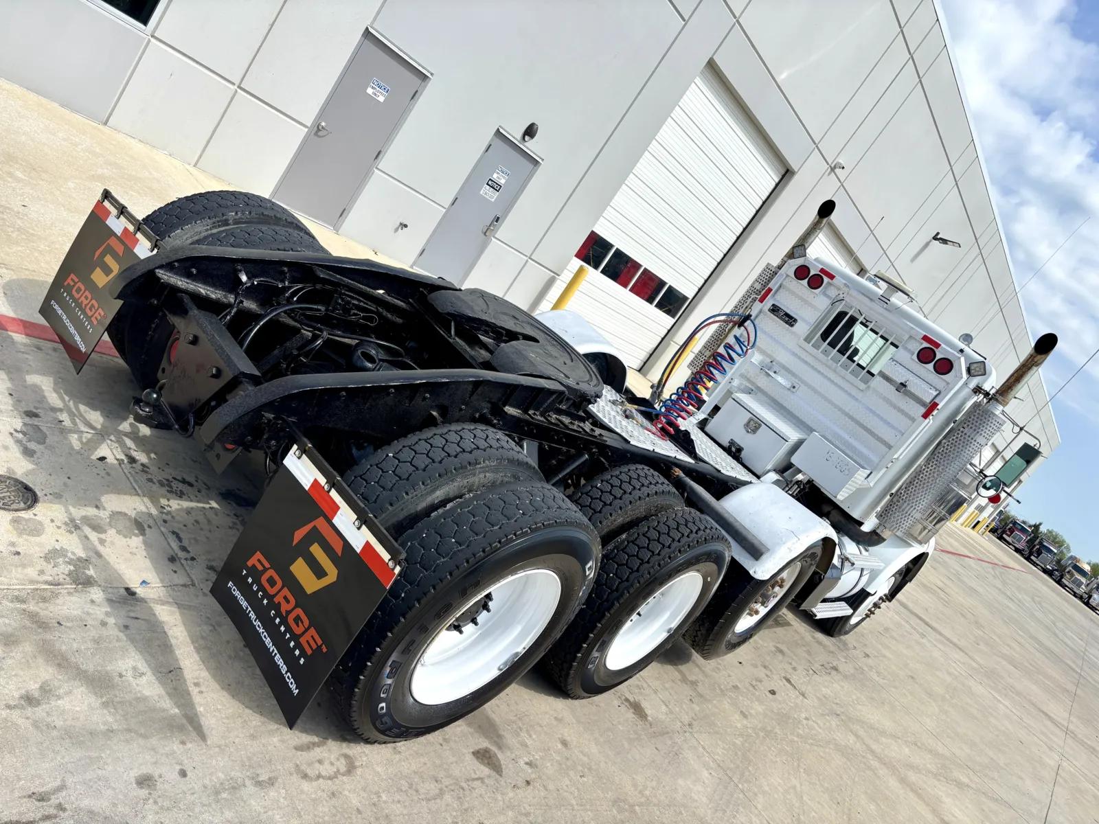 2001 Kenworth T800 in Hutchins, TX — photo 11