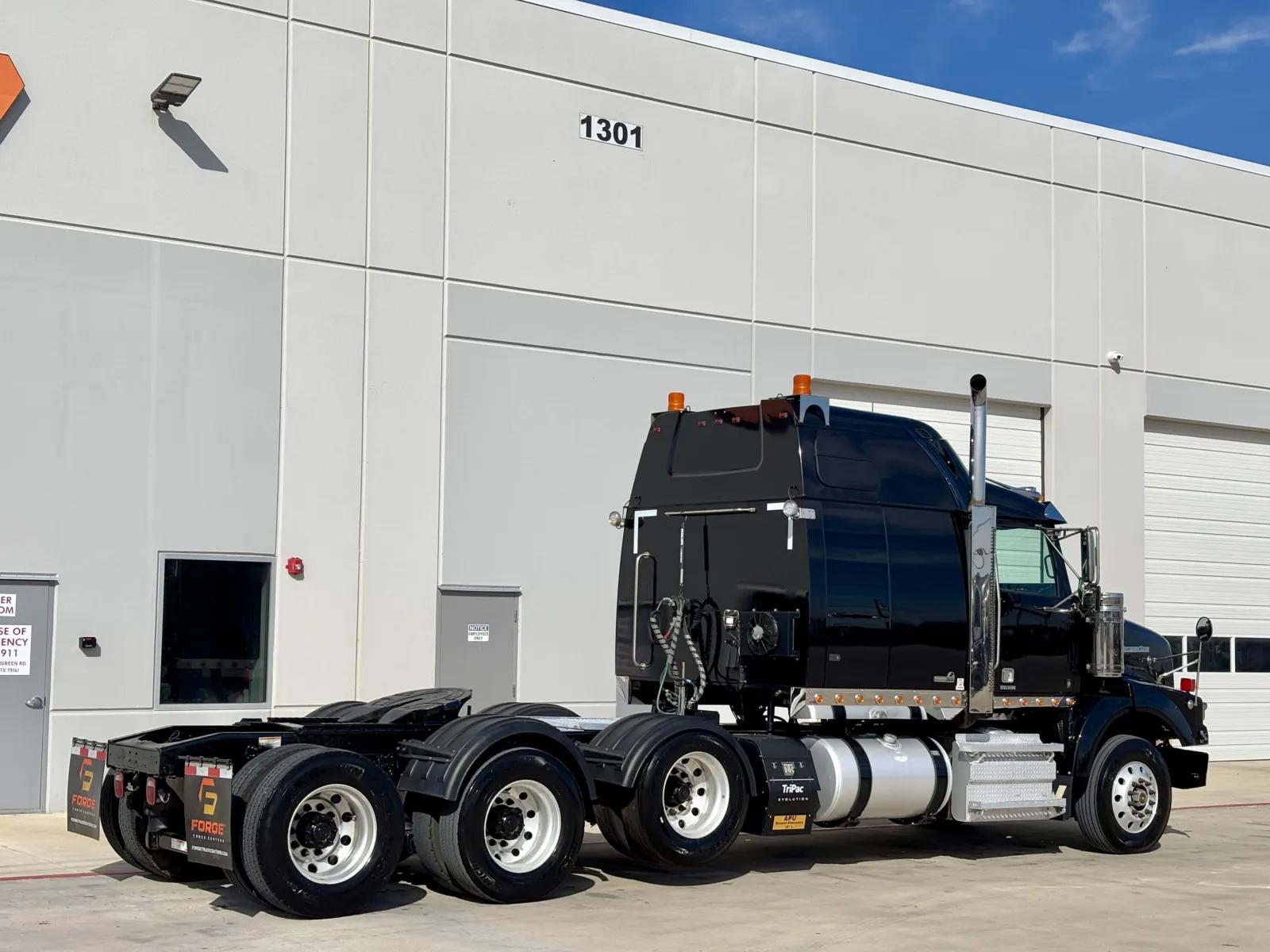 2021 Western Star 4900 in Hutchins, TX — photo 5