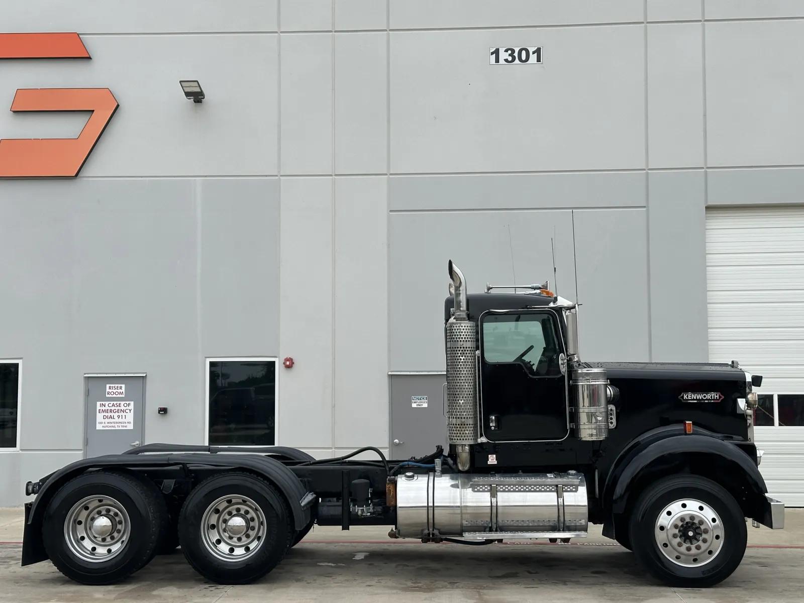 2003 Kenworth W900 in Hutchins, TX — photo 3