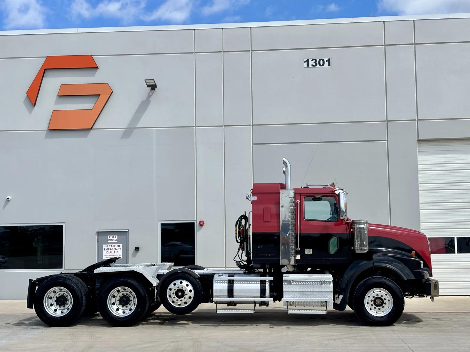 2015 Western Star 4900 in Hutchins, TX — photo 3
