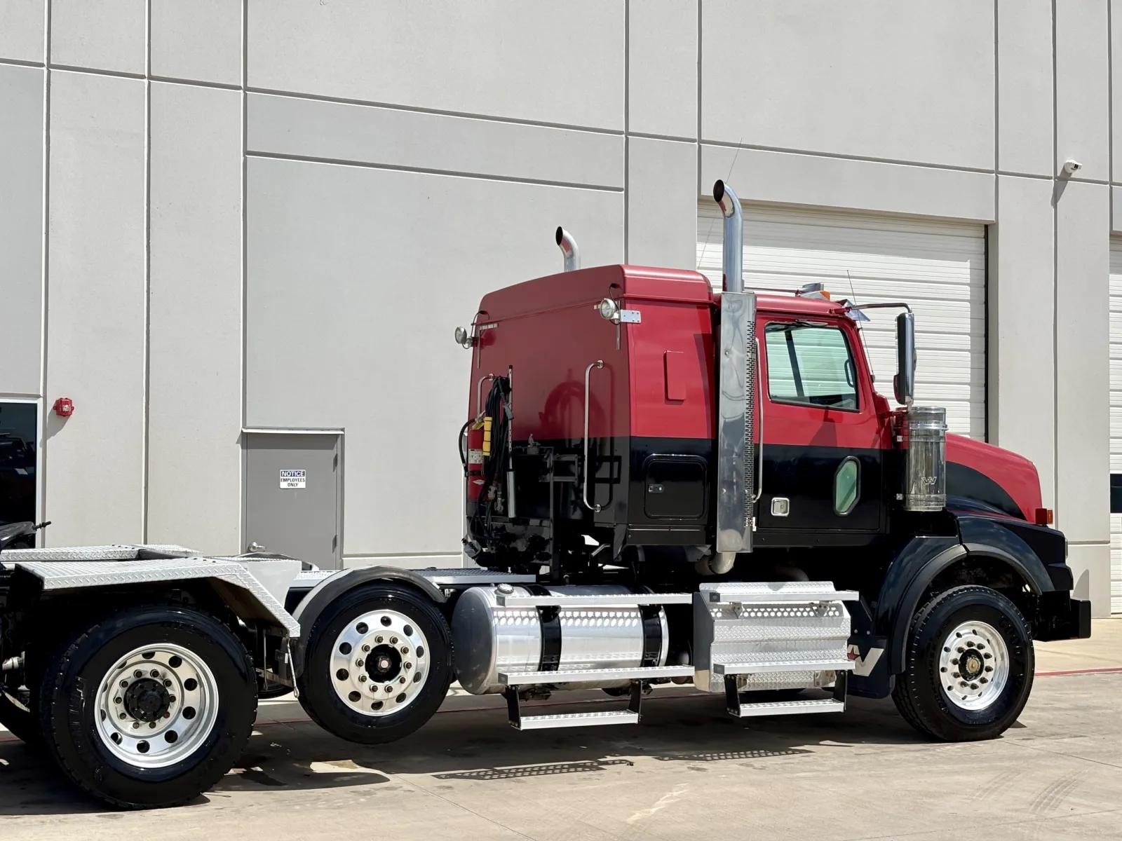2015 Western Star 4900 in Hutchins, TX — photo 7