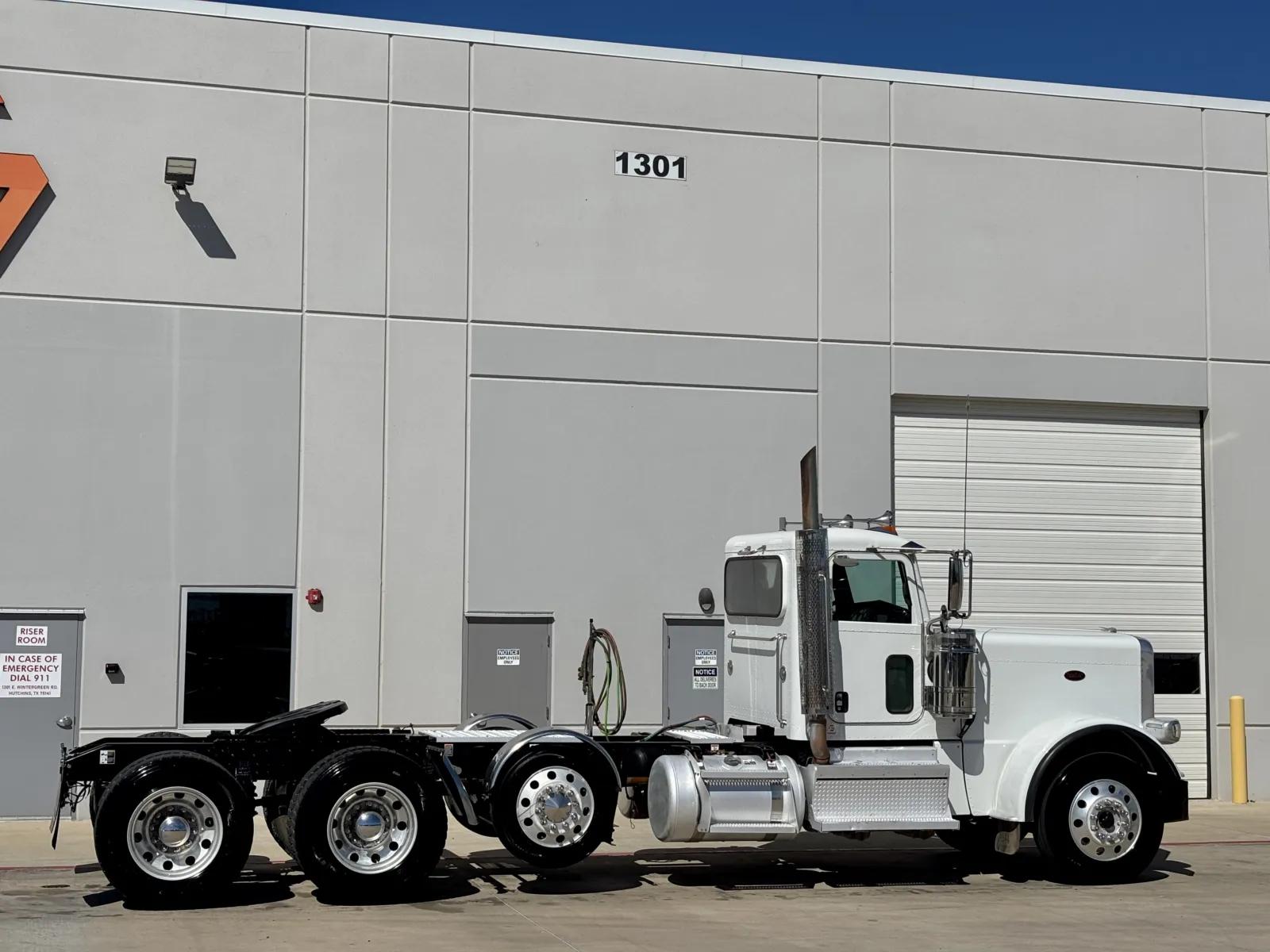 2020 Peterbilt 389 in Hutchins, TX — photo 5