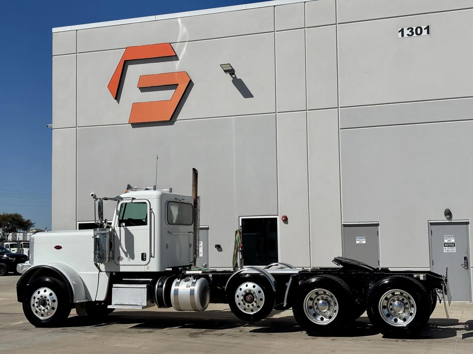 2020 Peterbilt 389 in Hutchins, TX — photo 6