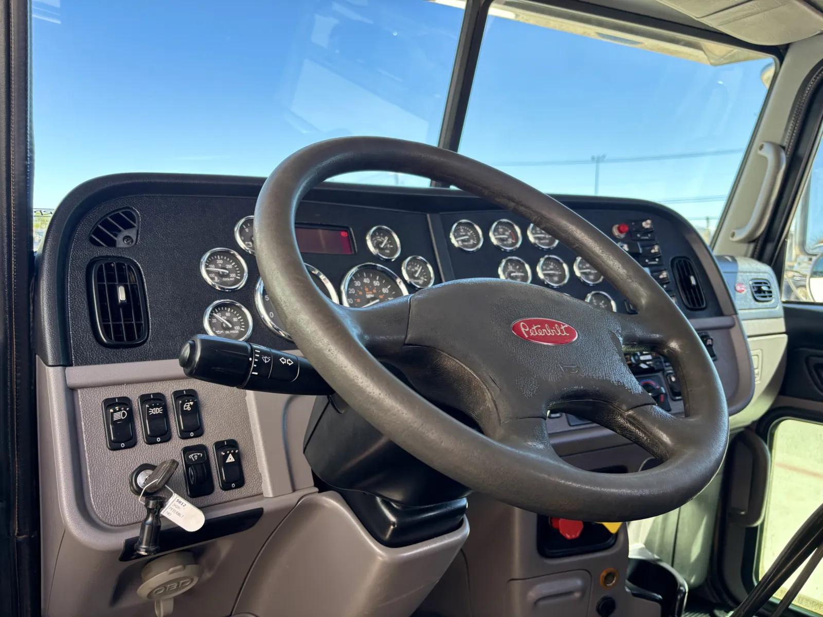 2020 Peterbilt 389 in Hutchins, TX — photo 15