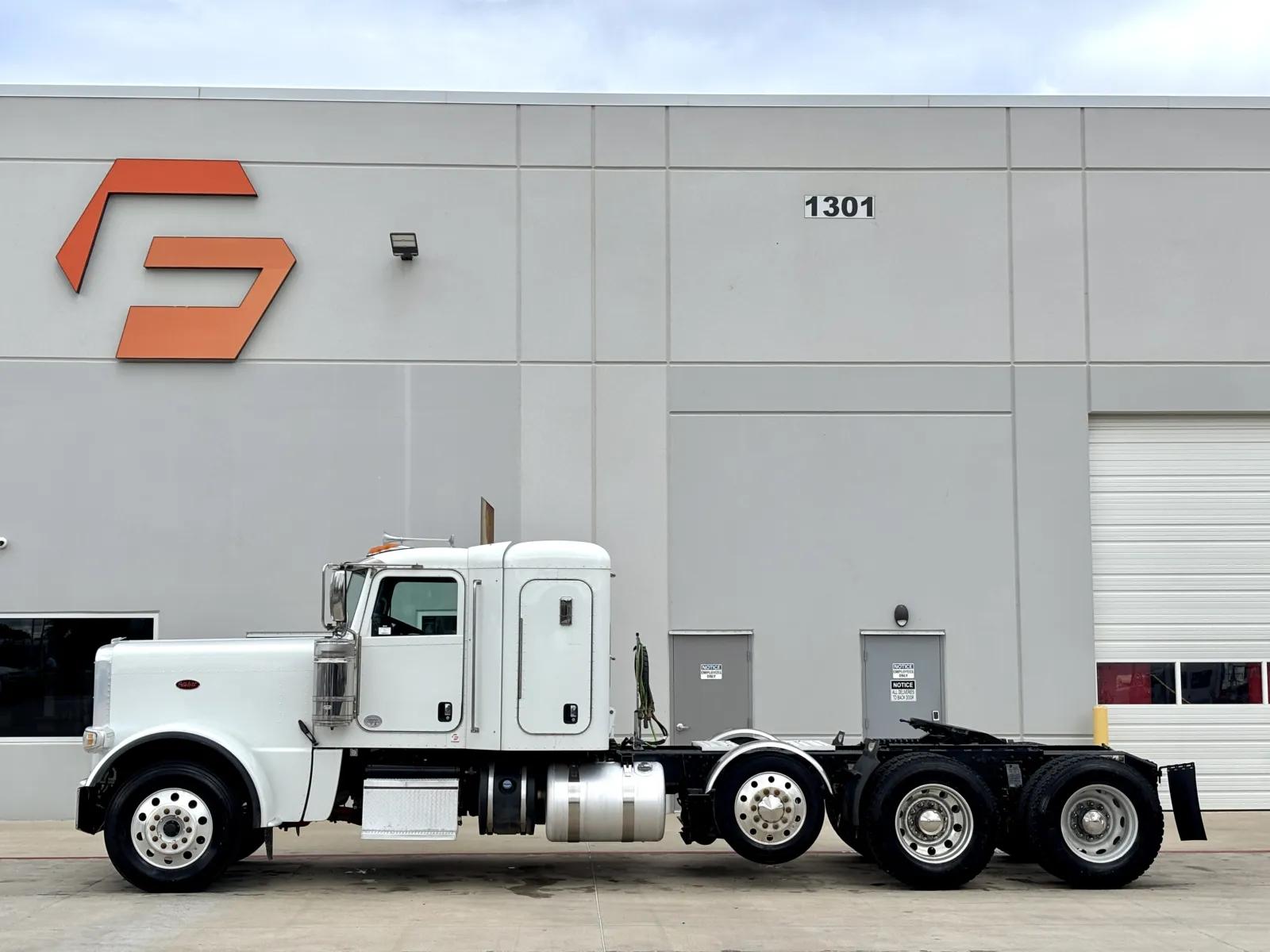 2020 Peterbilt 389 in Hutchins, TX — photo 4