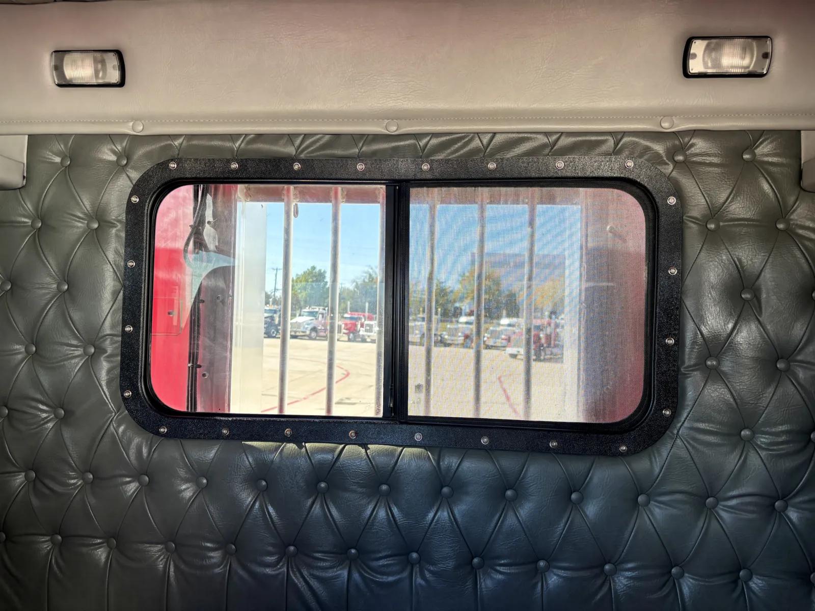 2019 Western Star 4900 in Hutchins, TX — photo 23