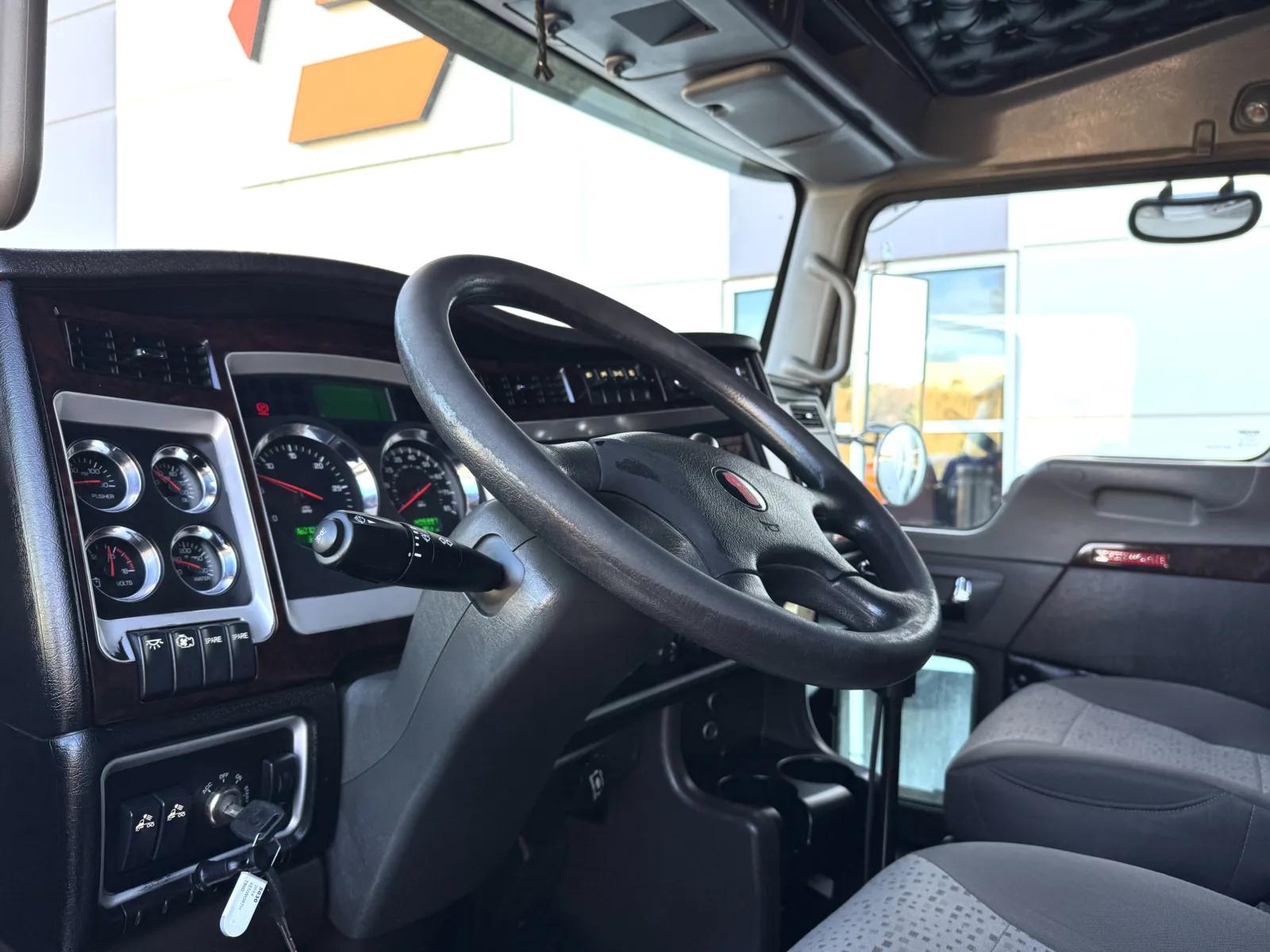 2014 Kenworth T800 in Greer, SC — photo 14