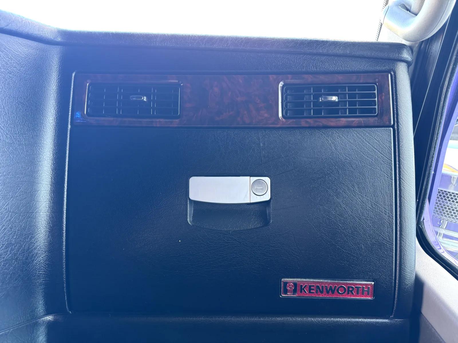 2014 Kenworth T800 in Greer, SC — photo 18