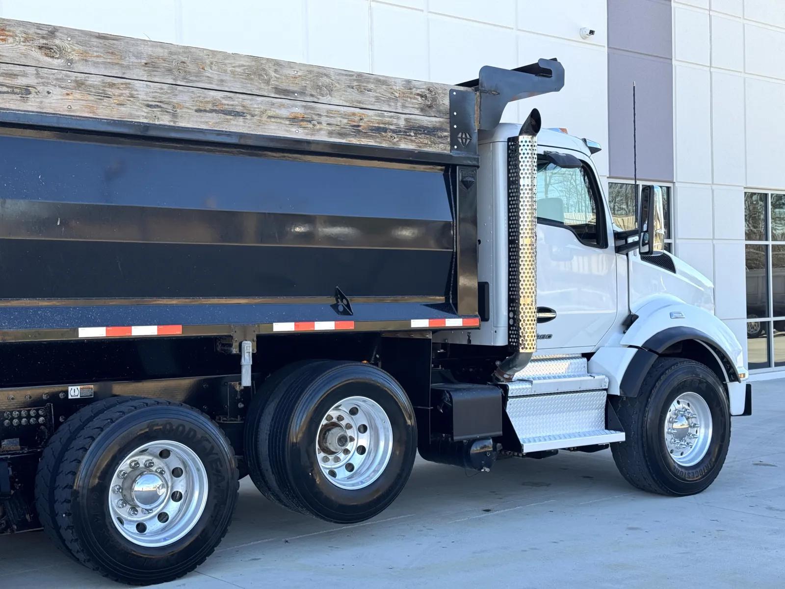 2023 Kenworth T880 in Greer, SC — photo 8