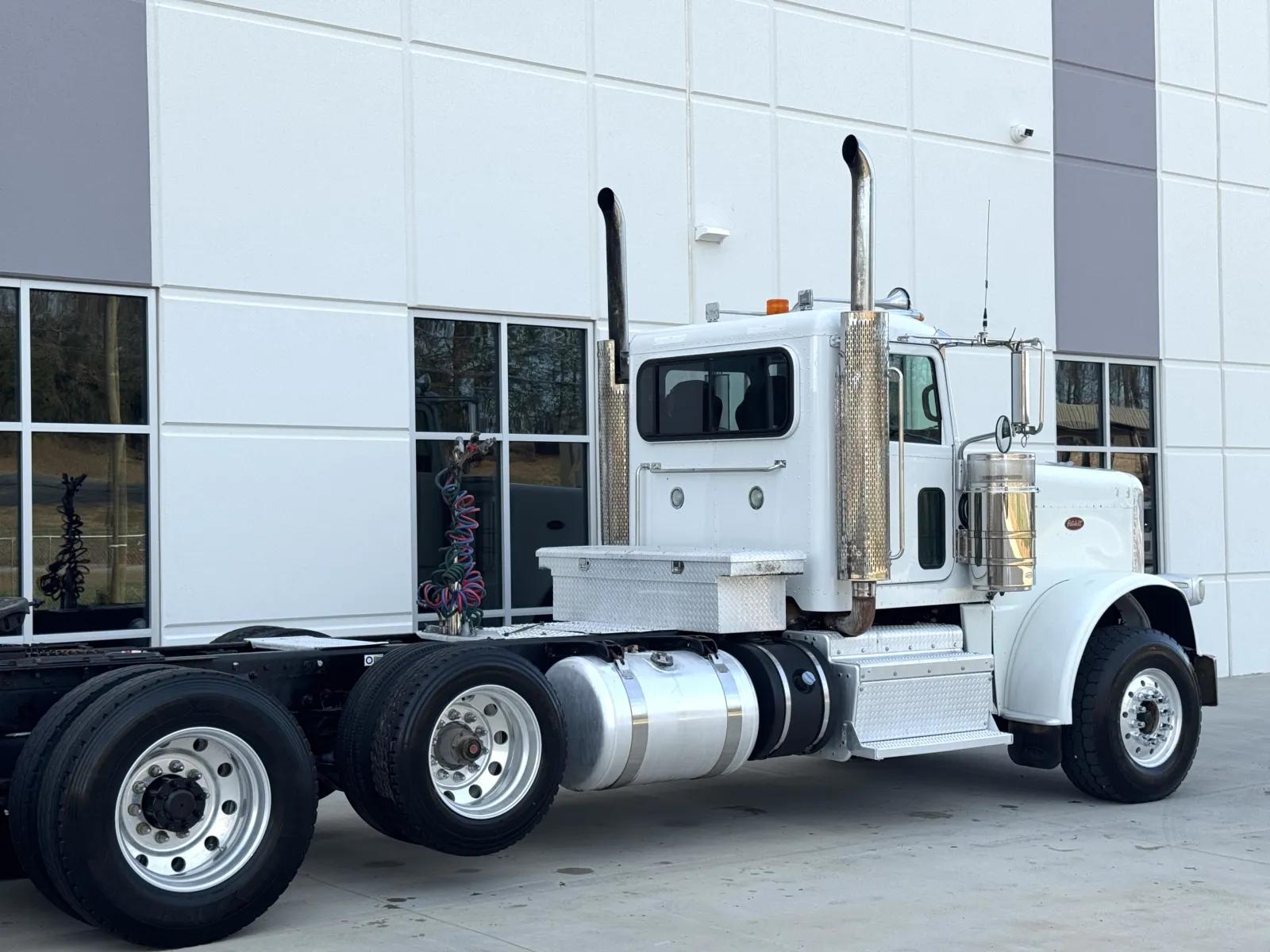 2011 Peterbilt 388 in Greer, SC — photo 7