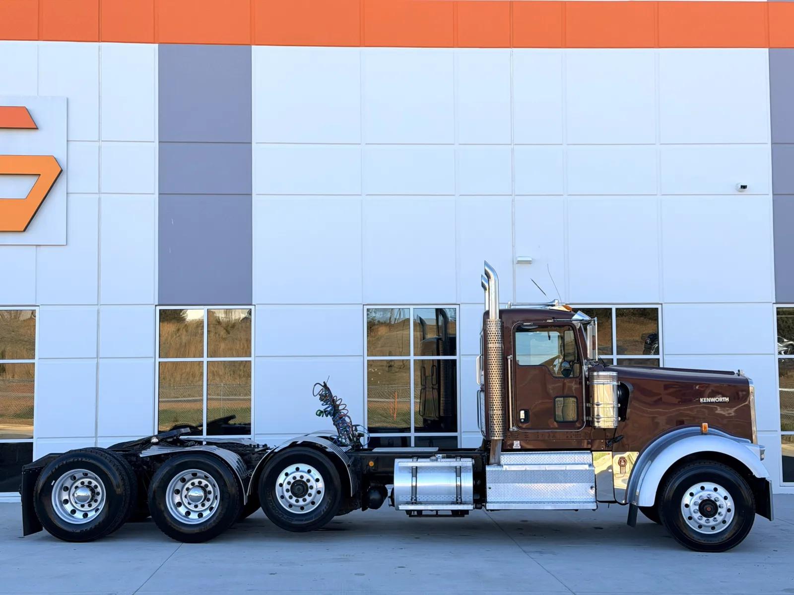 2011 Kenworth W900 in Greer, SC — photo 3