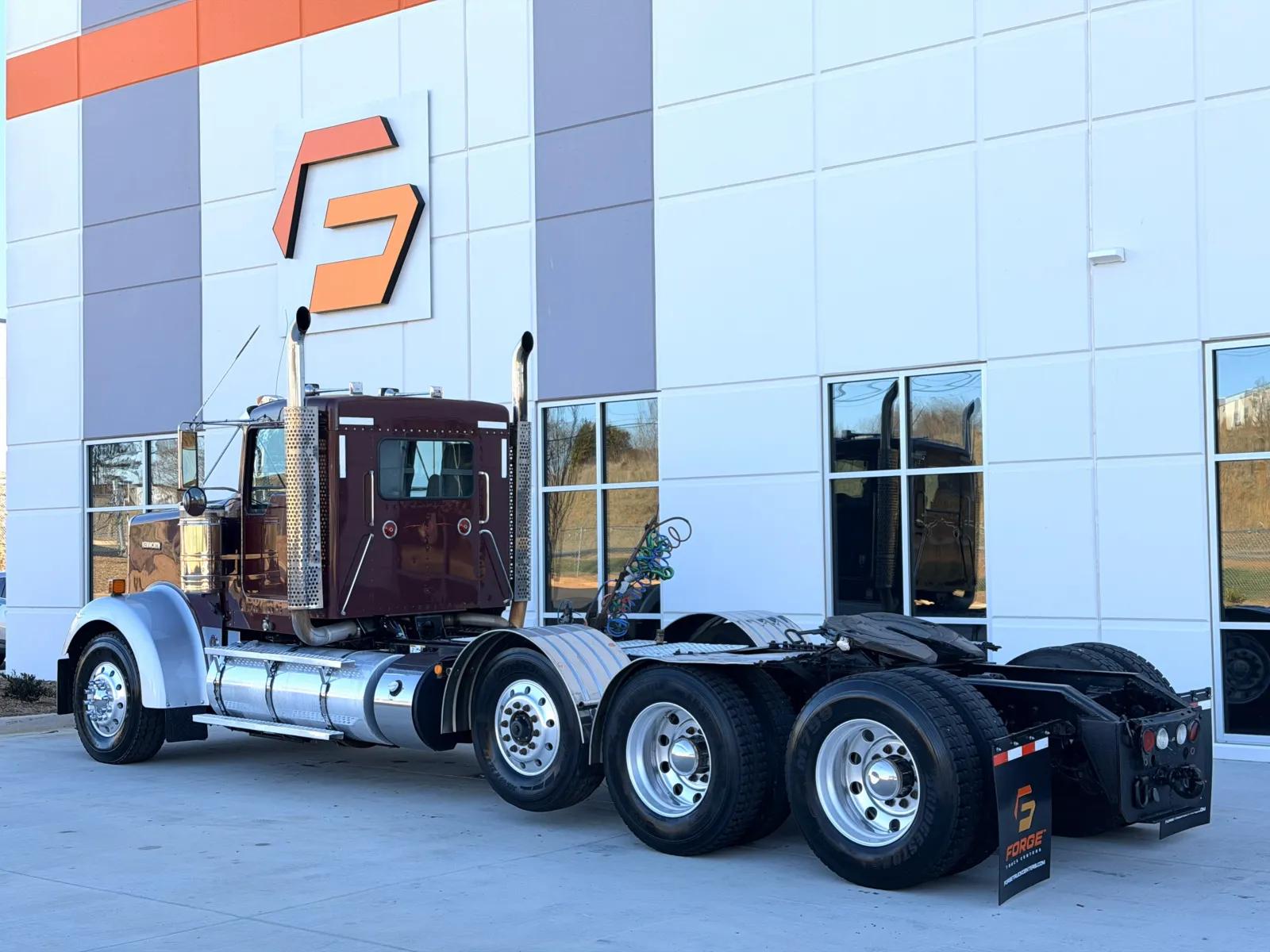 2011 Kenworth W900 in Greer, SC — photo 6