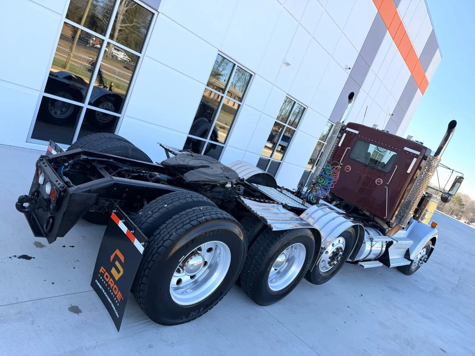 2011 Kenworth W900 in Greer, SC — photo 11