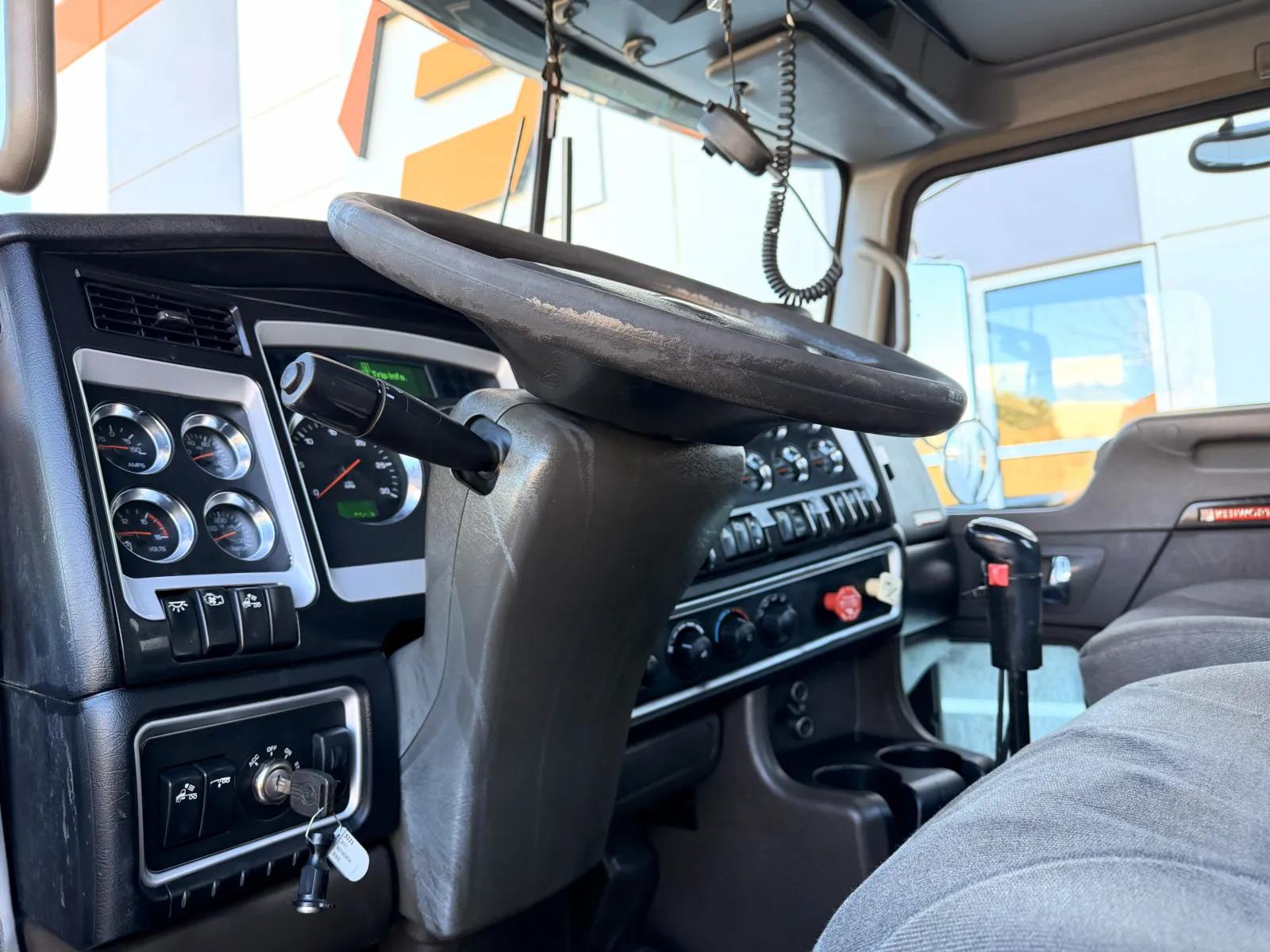 2011 Kenworth W900 in Greer, SC — photo 15