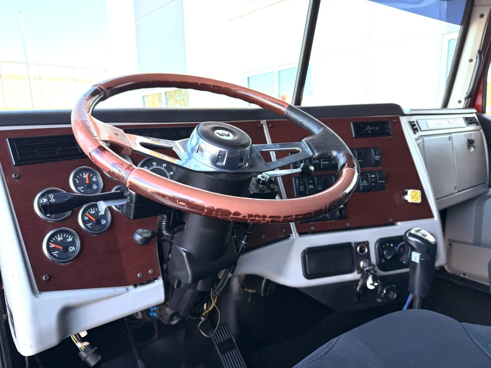 2013 Western Star 4900 in Greer, SC — photo 16