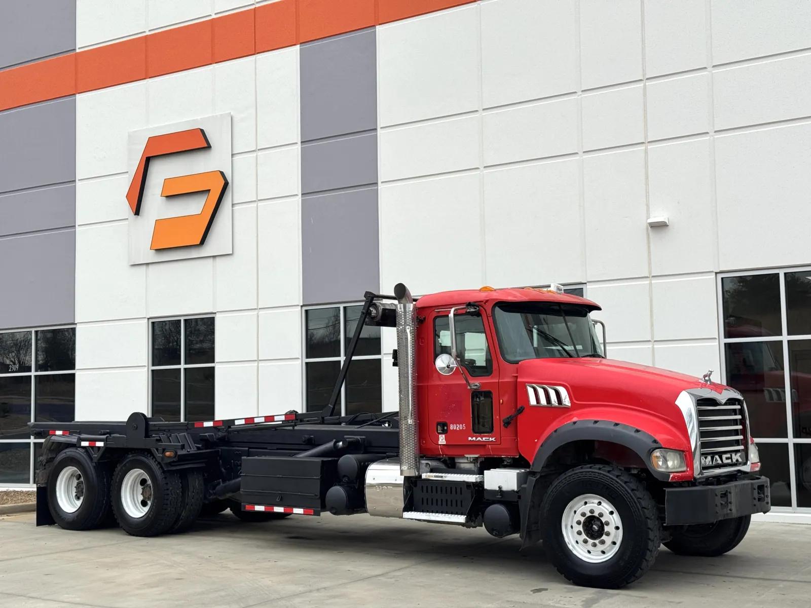 2013 Mack Granite