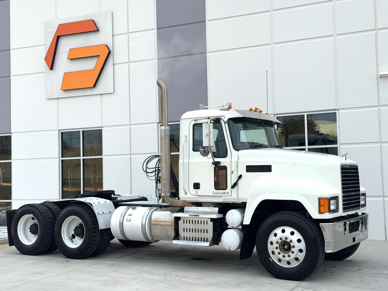 2016 Mack Pinnacle