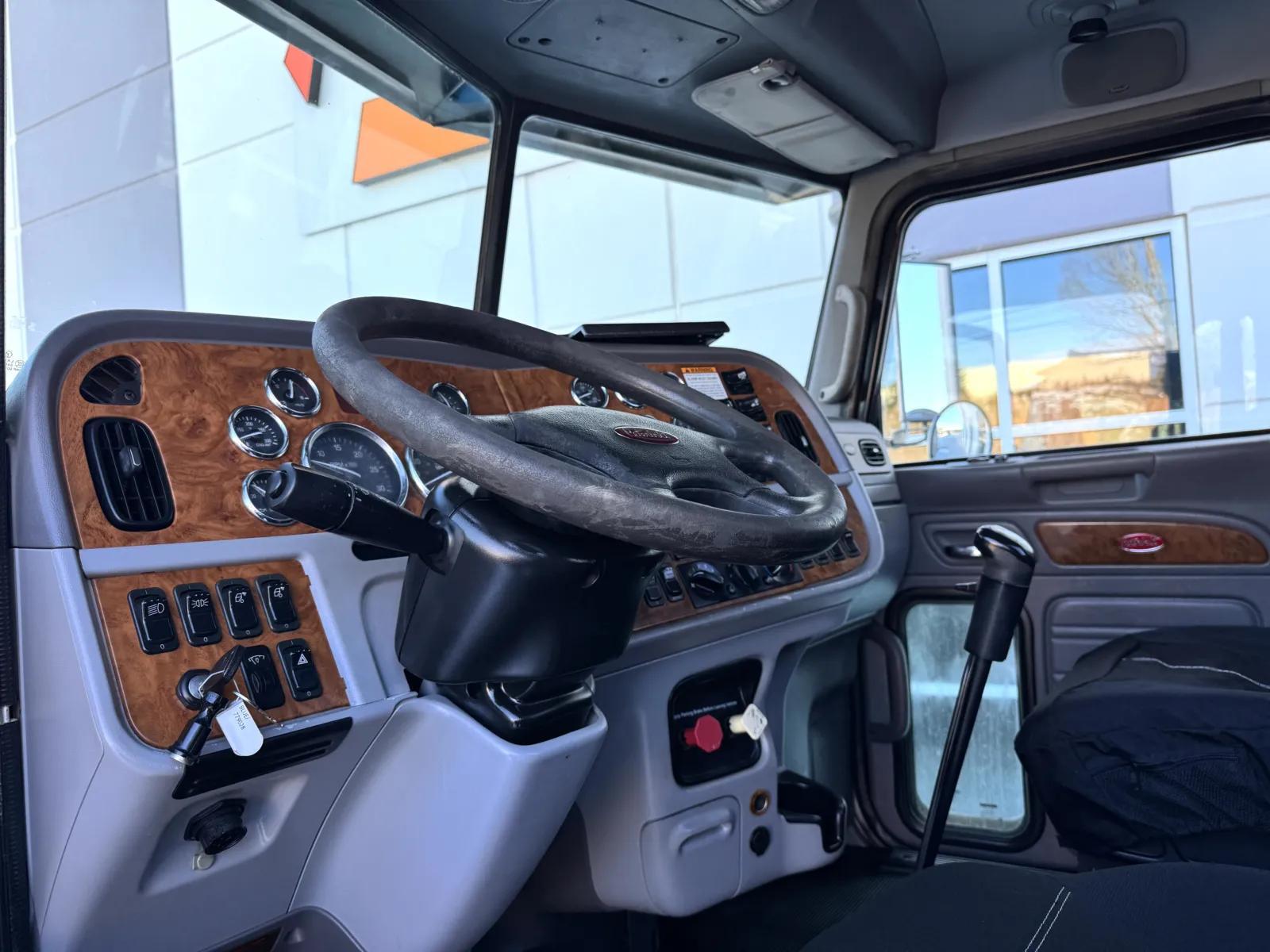2009 Peterbilt 388 in Greer, SC — photo 15