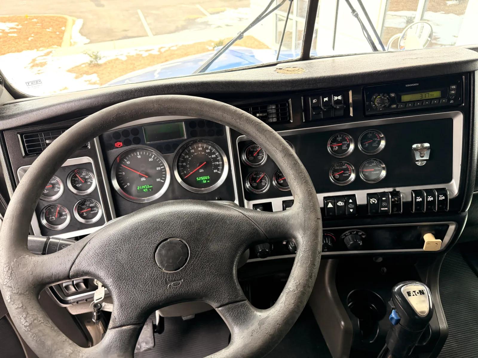 2011 Kenworth T800 in Greer, SC — photo 17
