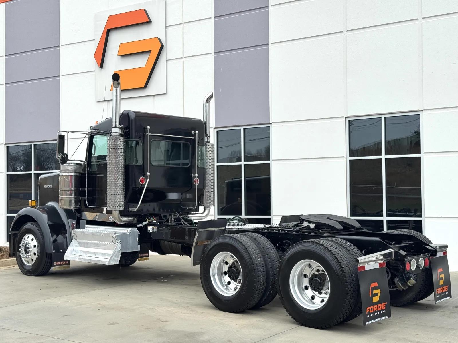 2023 Kenworth W900 in Greer, SC — photo 6