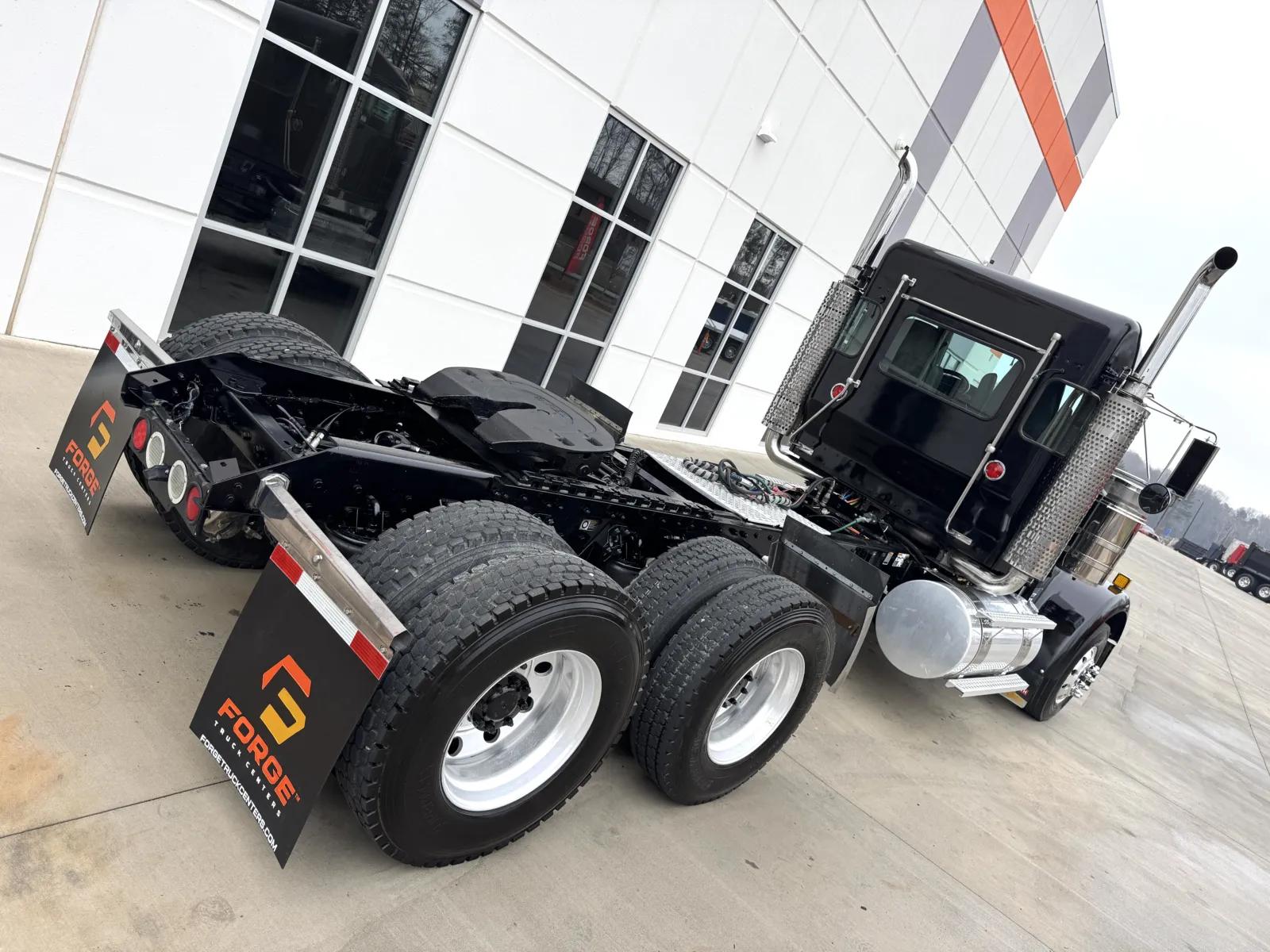 2023 Kenworth W900 in Greer, SC — photo 11