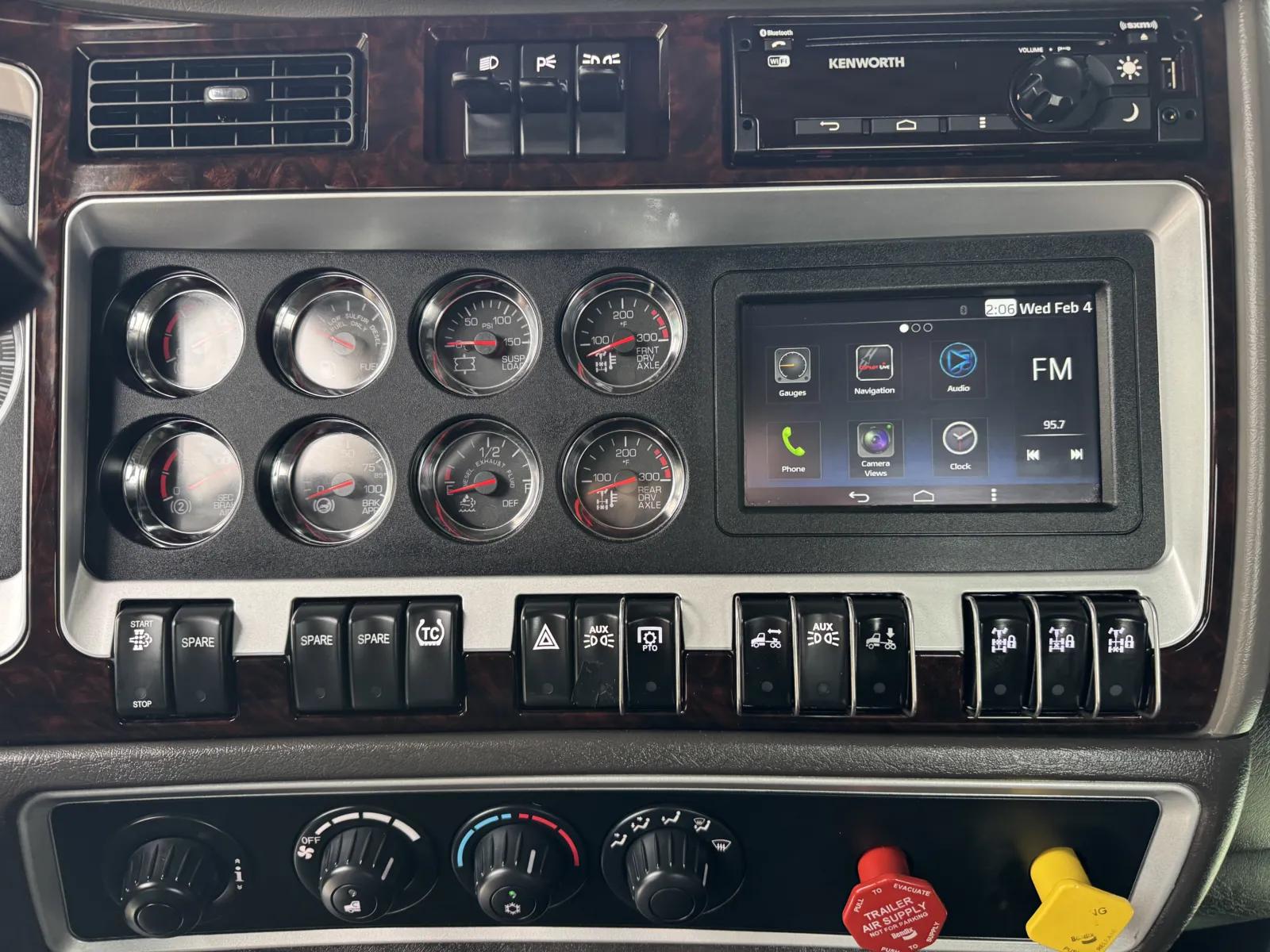 2023 Kenworth W900 in Greer, SC — photo 18