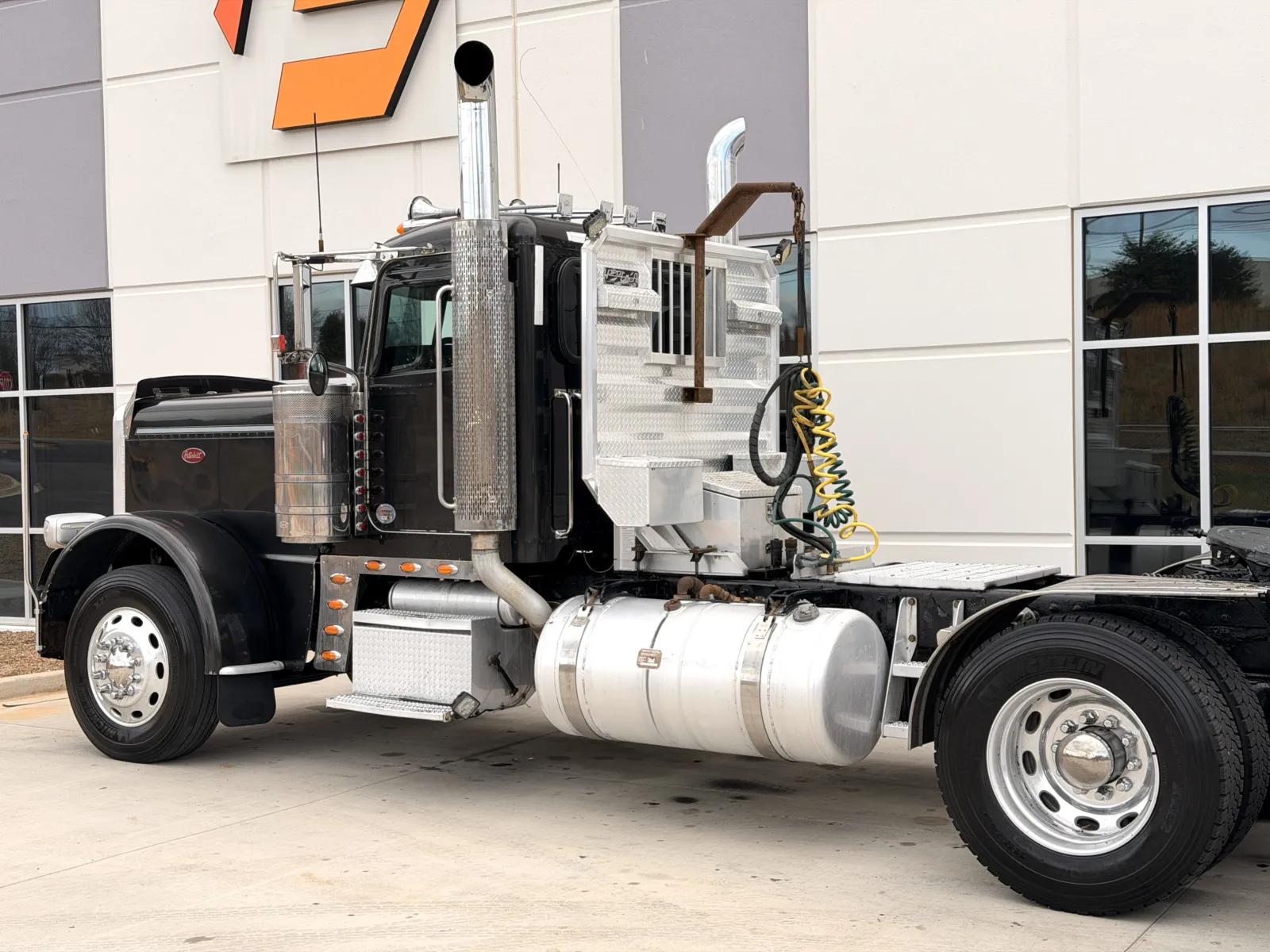 2012 Peterbilt 389 in Greer, SC — photo 8
