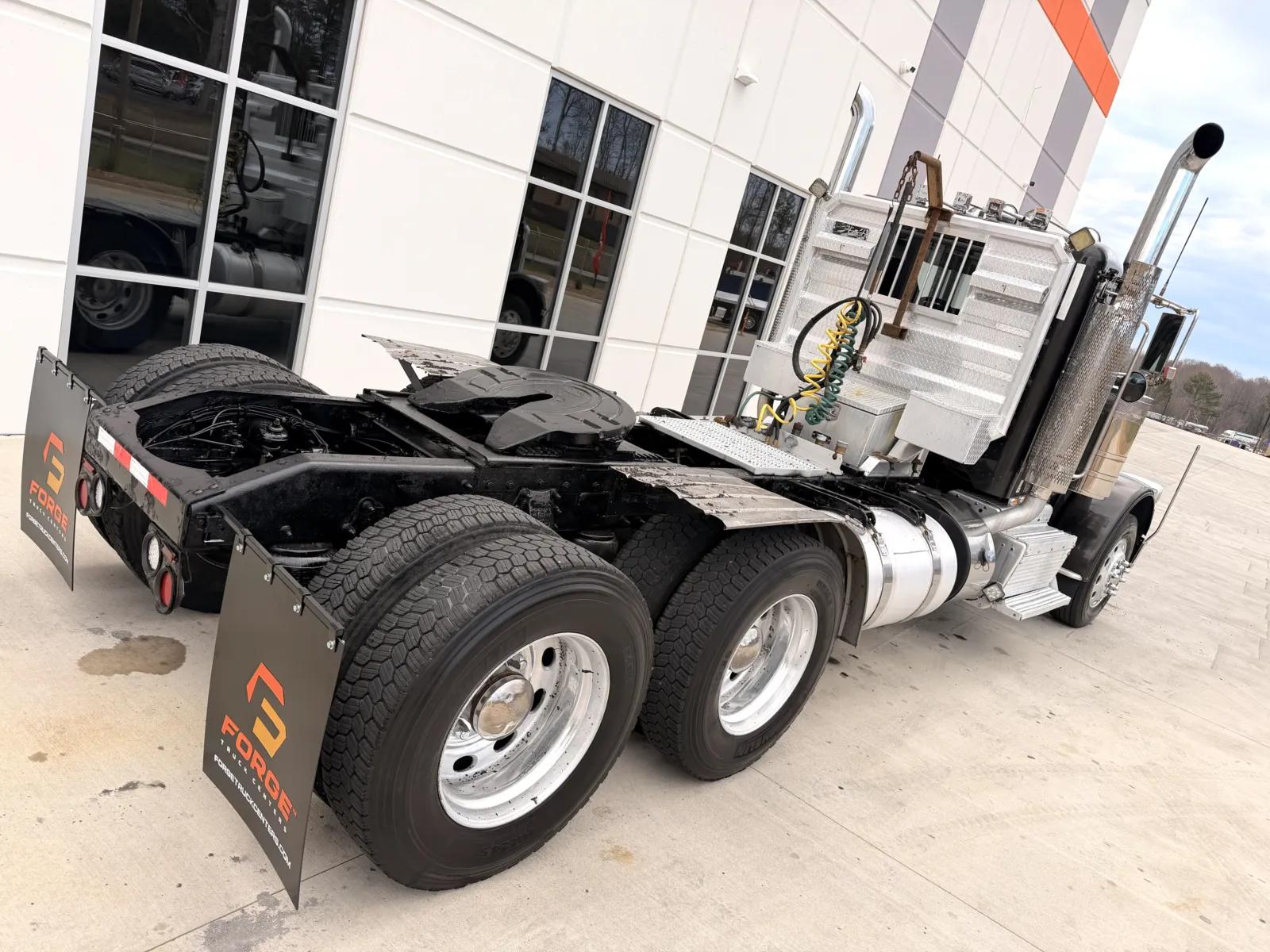 2012 Peterbilt 389 in Greer, SC — photo 11