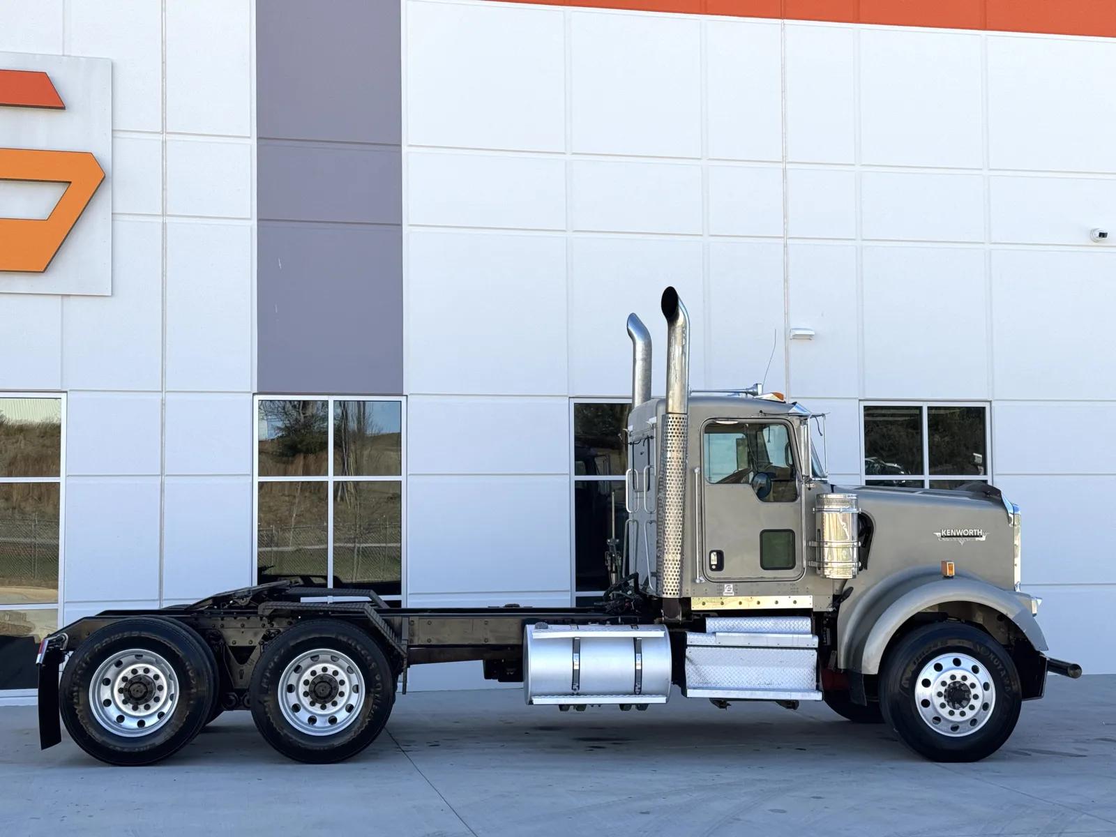 2021 Kenworth W900 in Greer, SC — photo 3