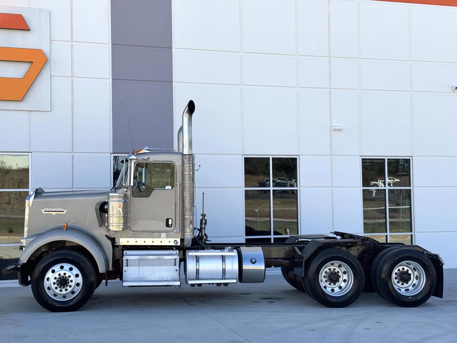 2021 Kenworth W900 in Greer, SC — photo 4