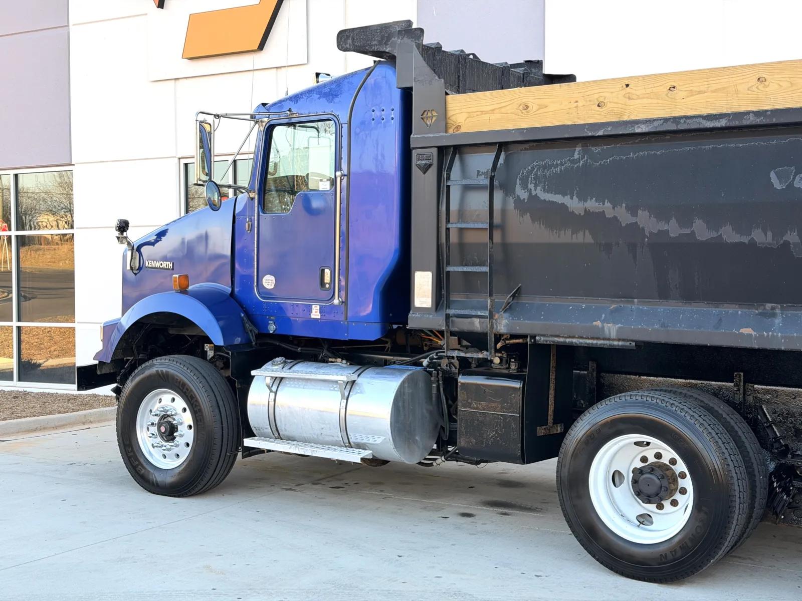 2011 Kenworth T800 in Greer, SC — photo 9