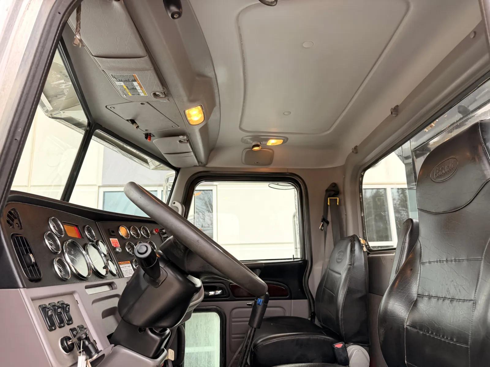 2013 Peterbilt 367 in Greer, SC — photo 12