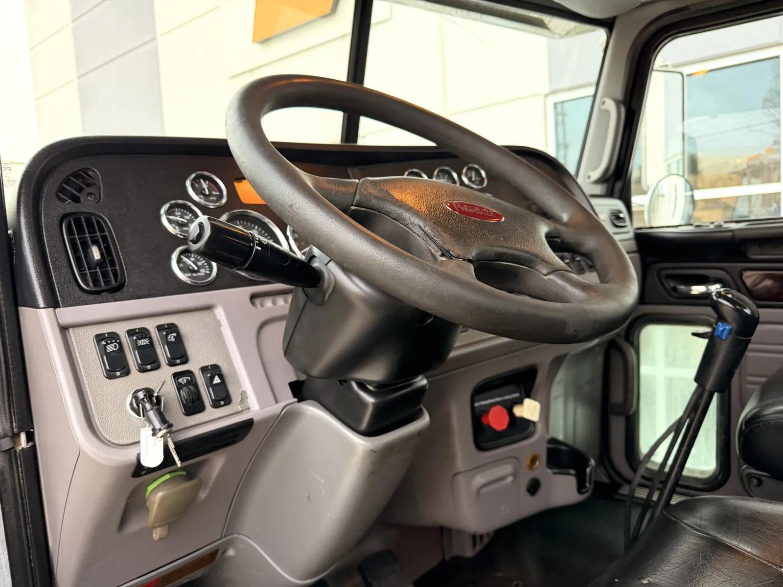 2013 Peterbilt 367 in Greer, SC — photo 13