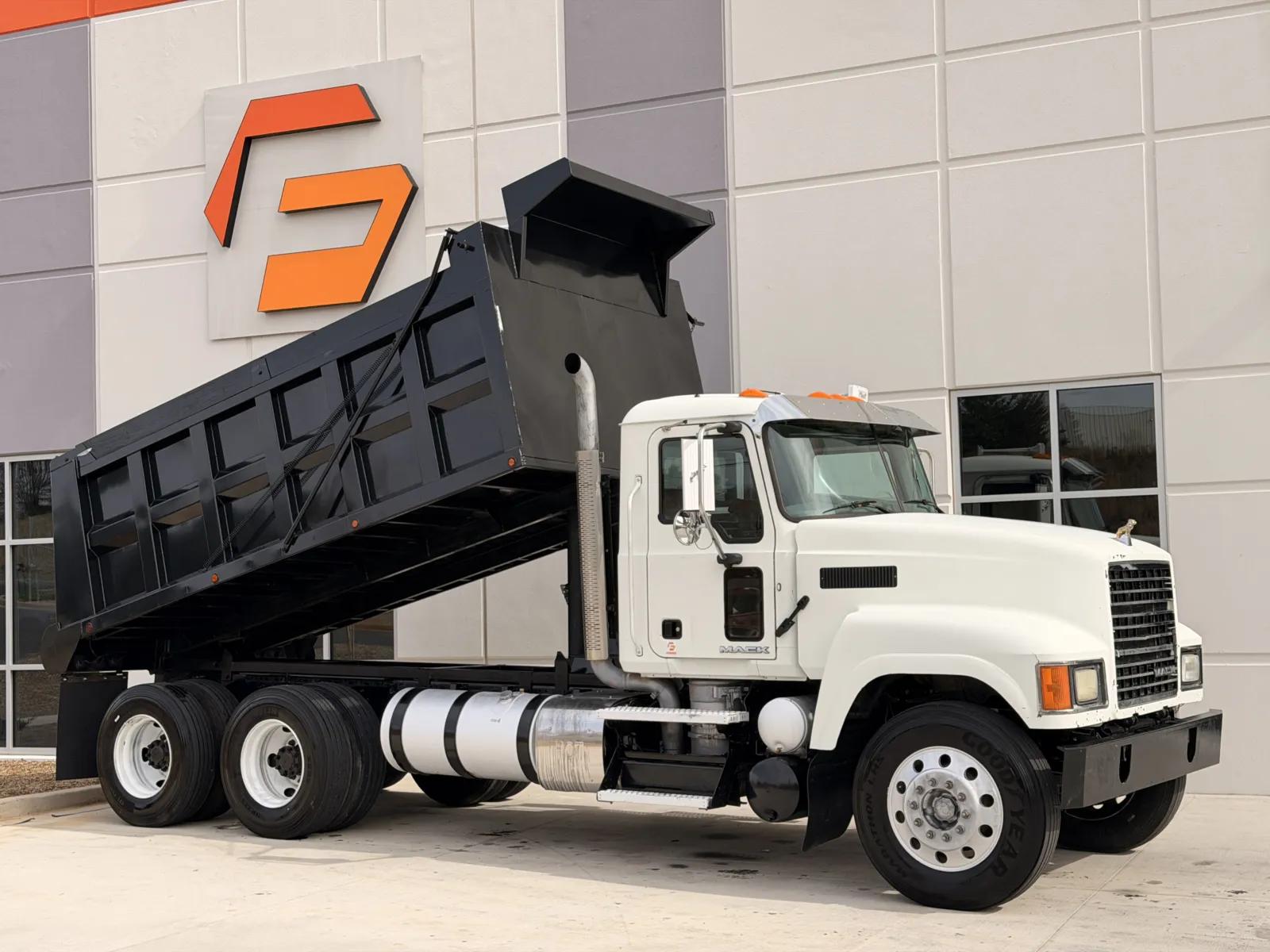 2014 Mack Pinnacle