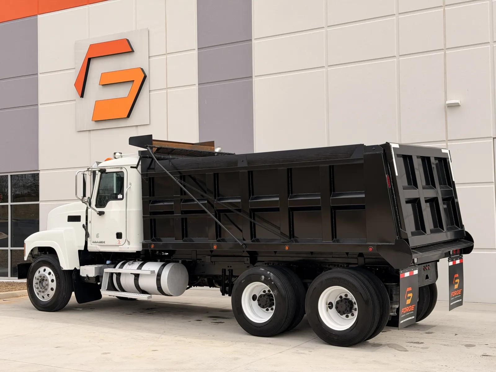 2014 Mack Pinnacle in Greer, SC — photo 7