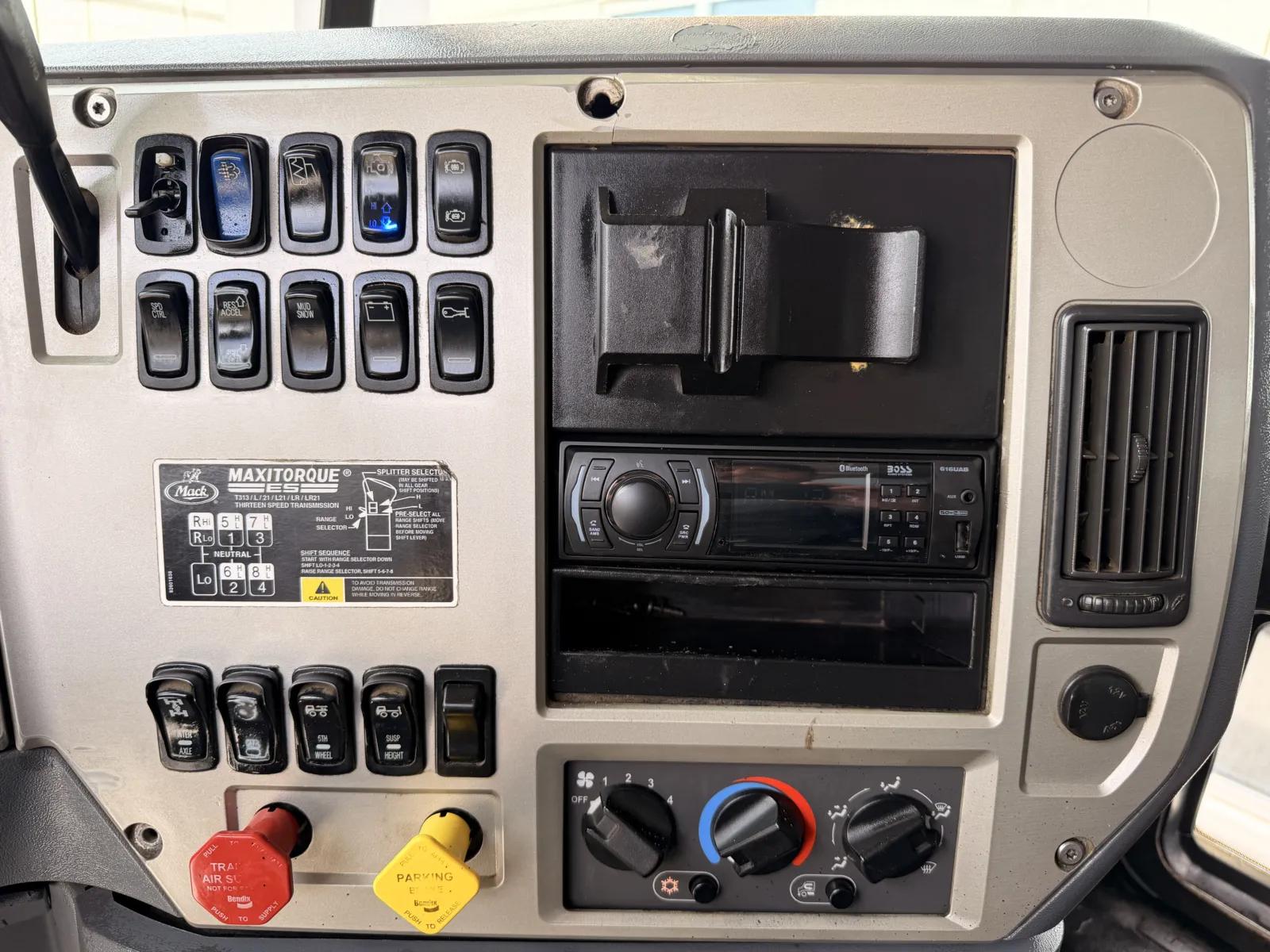 2014 Mack Pinnacle in Greer, SC — photo 19