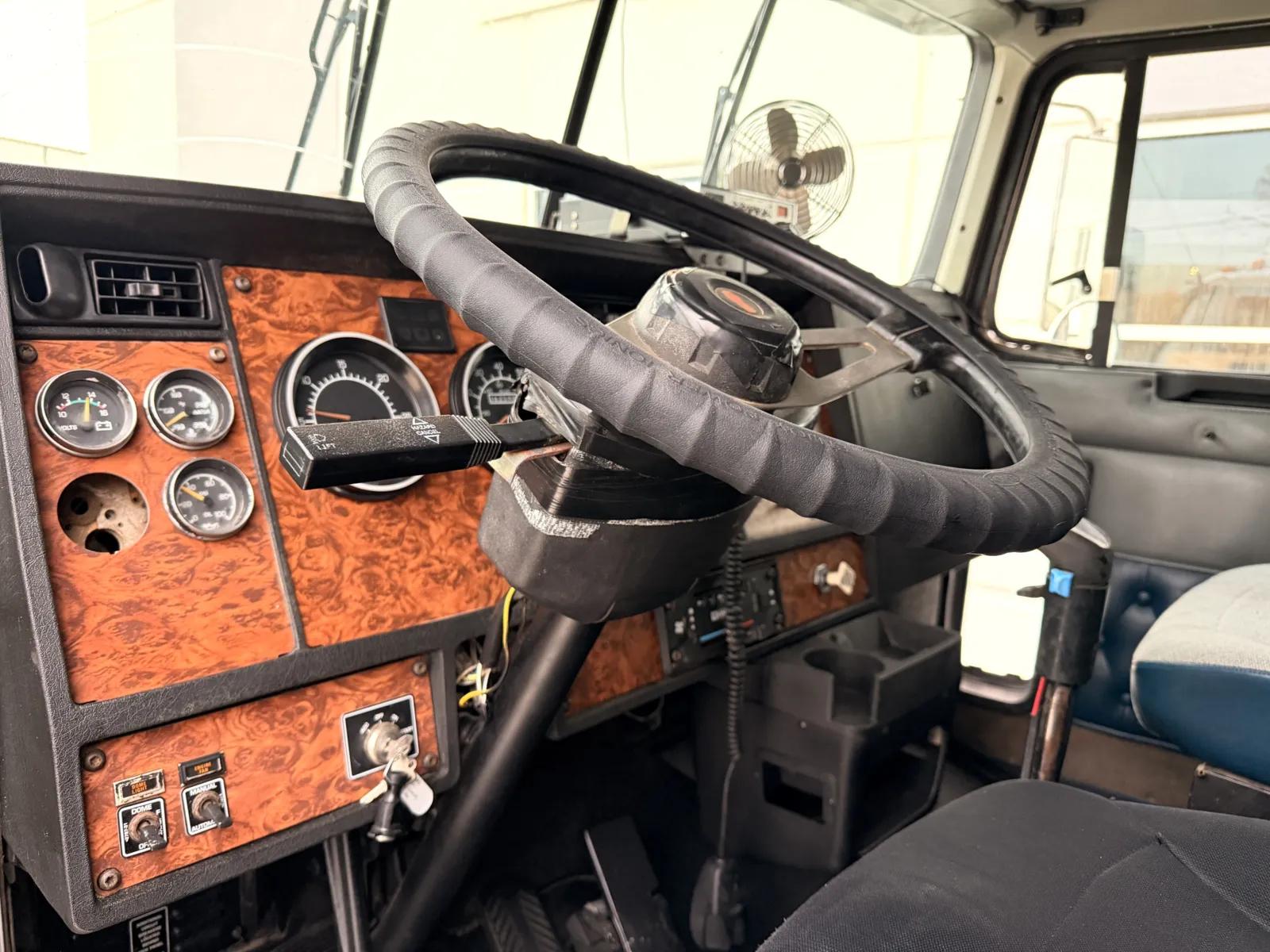 2001 Kenworth T800 in Greer, SC — photo 16
