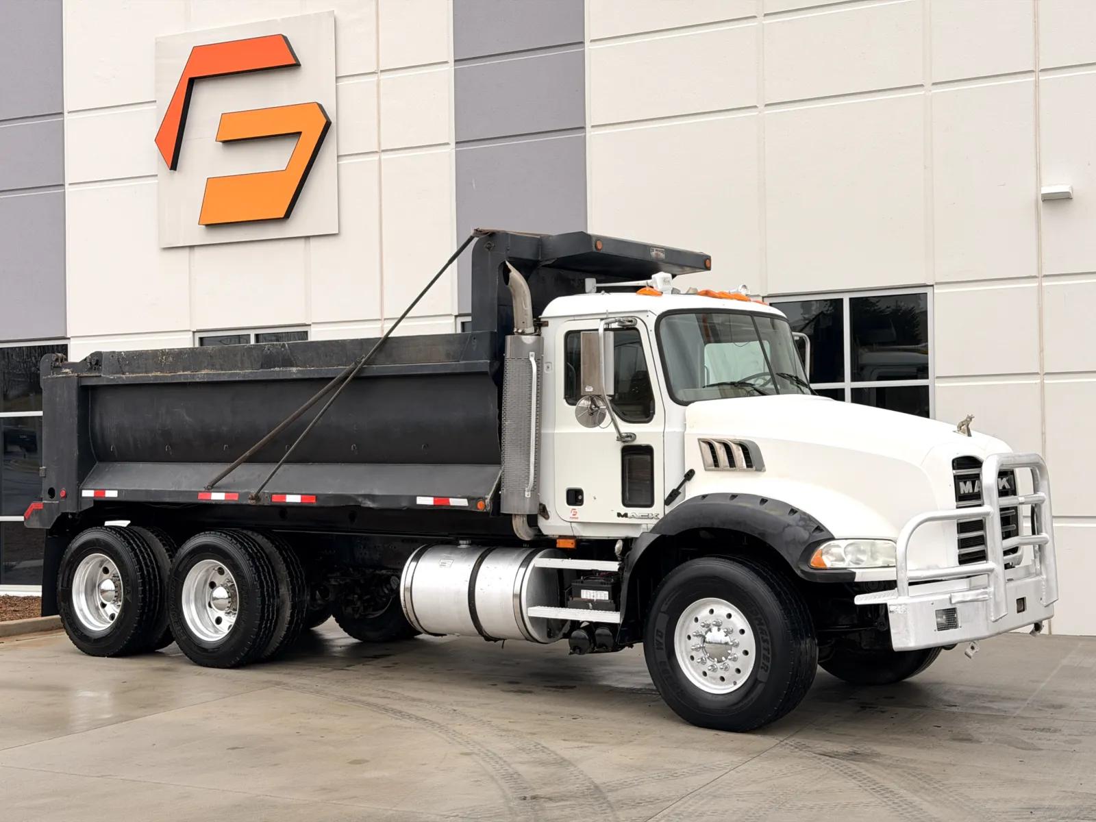 2006 Mack in Greer, SC — photo 2