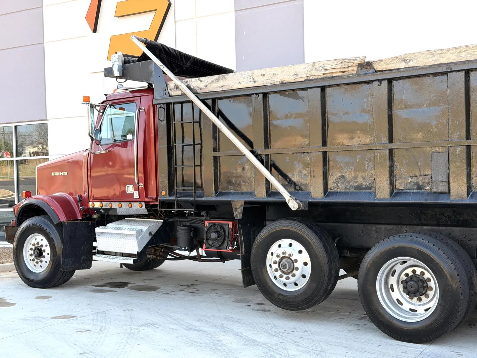 2004 Western Star 4900 in Greer, SC — photo 9