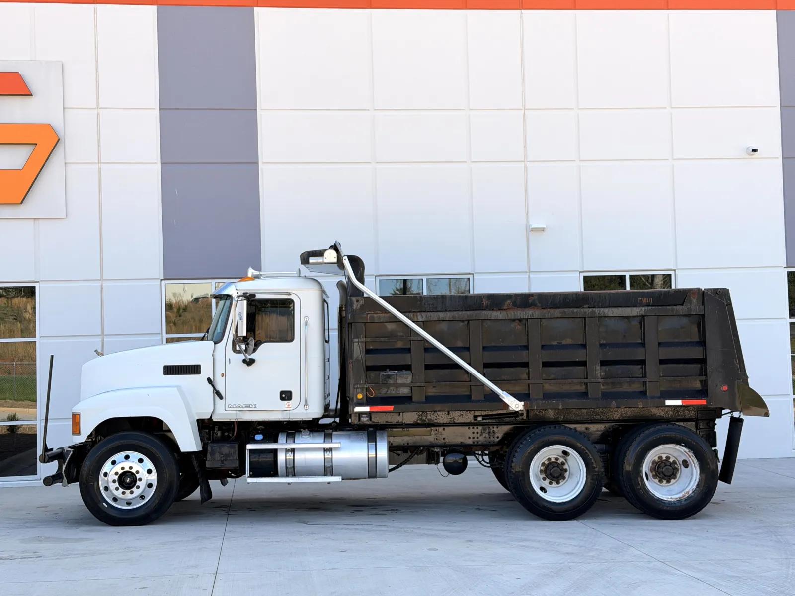 2012 Mack Pinnacle in Greer, SC — photo 5