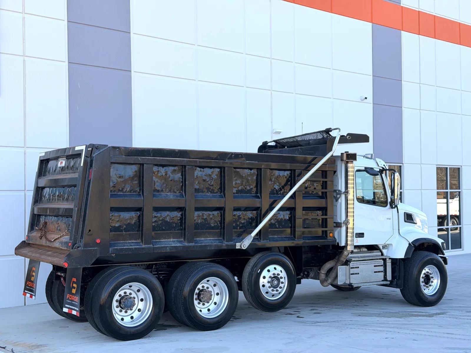2022 Volvo VHD 300 in Greer, SC — photo 6