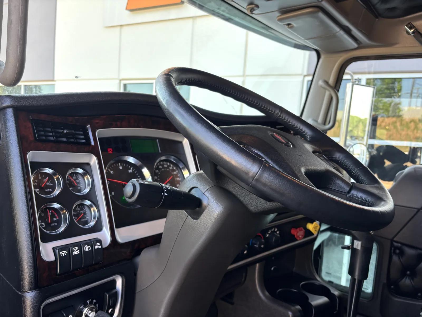 2024 Kenworth T800 in Greer, SC — photo 15