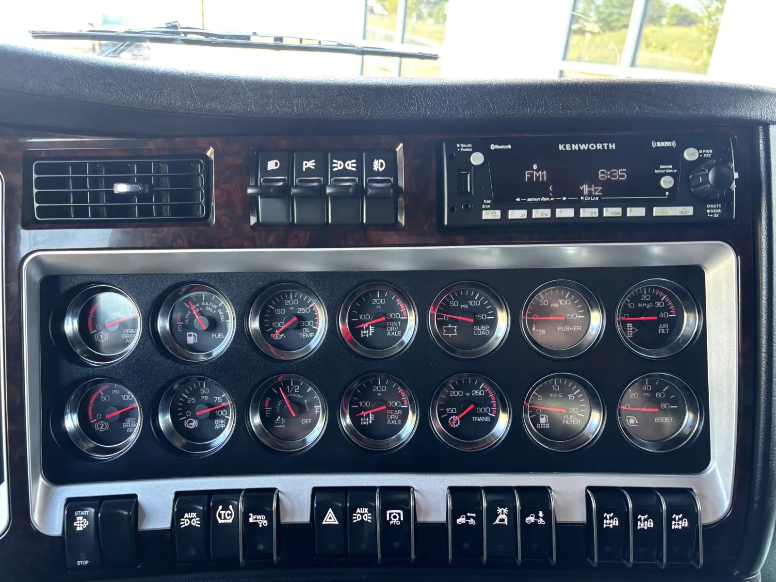2024 Kenworth T800 in Greer, SC — photo 18