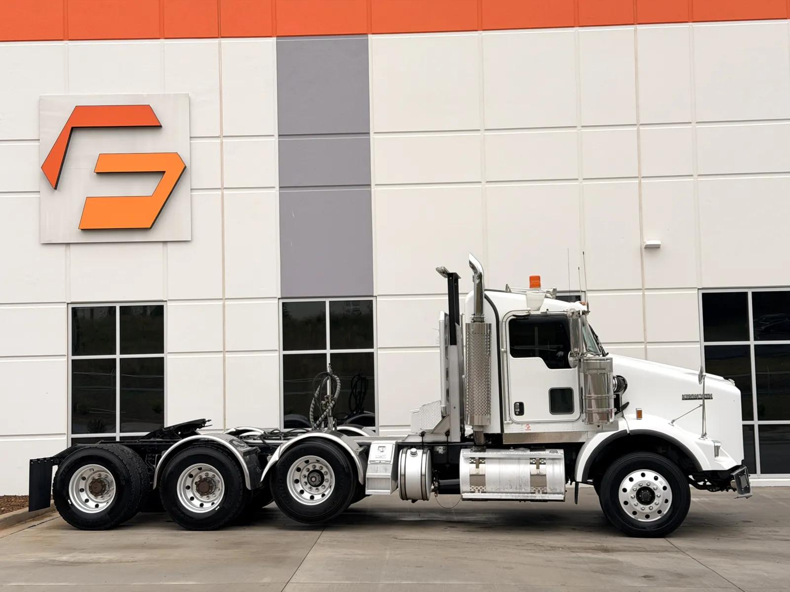 2015 Kenworth T800 in Greer, SC — photo 3